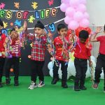 Lively dance presented by the kids from Ludhiana's top playschool.